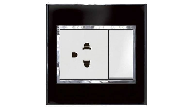 Ổ cắm công tắc điện Legrand màu trắng