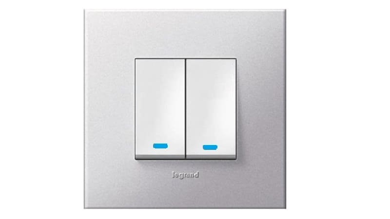 công tắc hai chiều đôi là loại dễ sử dụng và lắp đặt nhất.