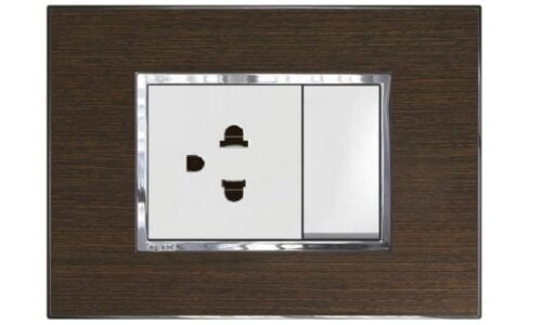 Ổ cắm điện là thiết bị điện rất thân thuộc với tất cả mọi người trong các gia đình